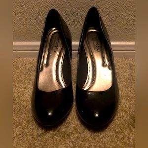 Comfort Plus Heels by Predictions, Size 8